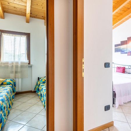 Residence La Corte Near Gardaland Кастельнуово-дель-Гарда Екстер'єр фото