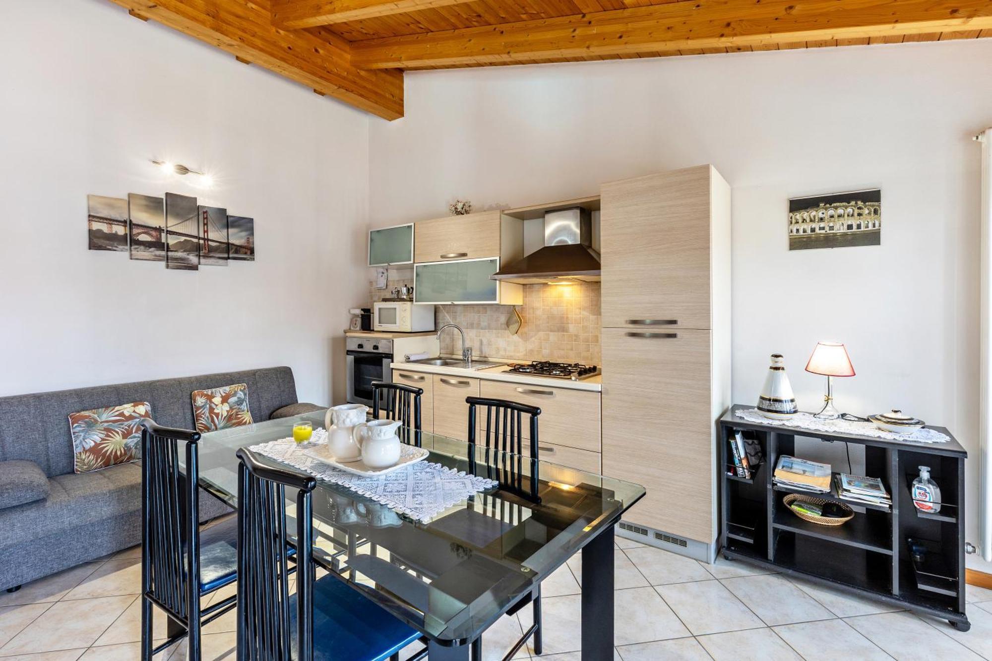 Residence La Corte Near Gardaland Кастельнуово-дель-Гарда Екстер'єр фото