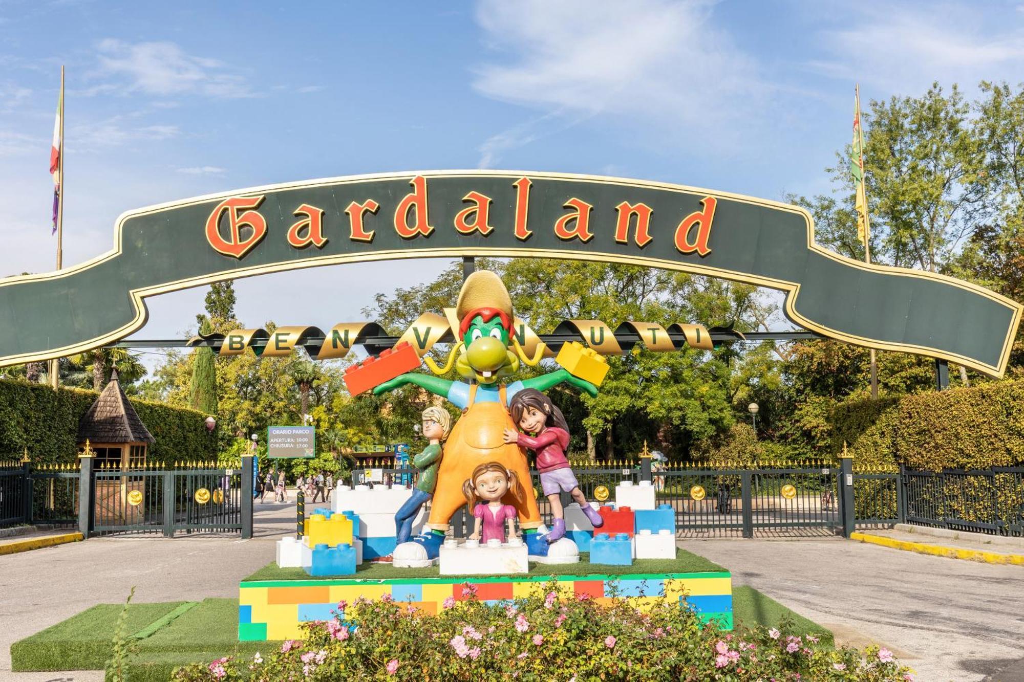 Residence La Corte Near Gardaland Кастельнуово-дель-Гарда Екстер'єр фото