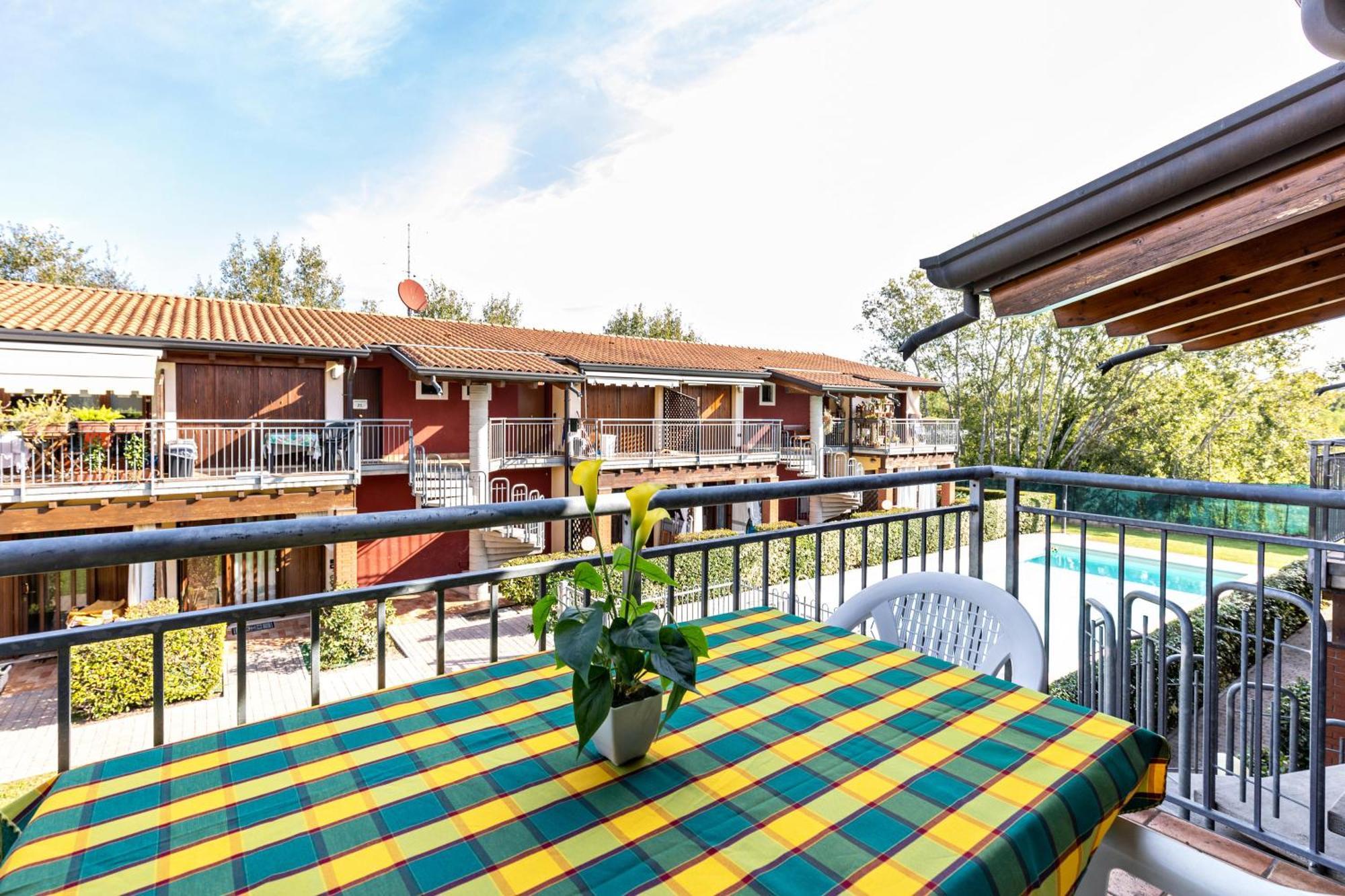 Residence La Corte Near Gardaland Кастельнуово-дель-Гарда Екстер'єр фото