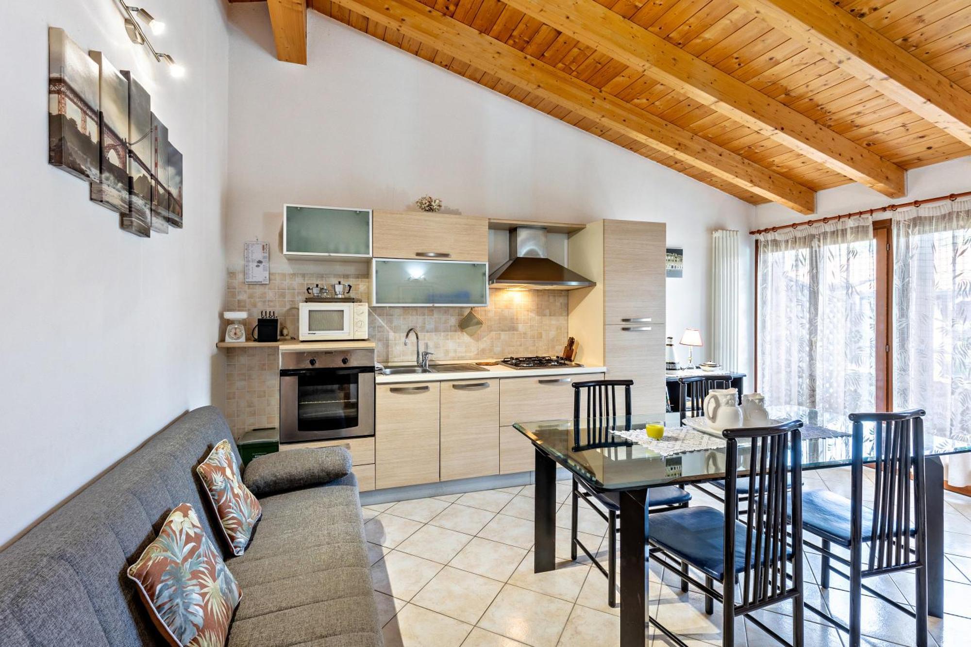 Residence La Corte Near Gardaland Кастельнуово-дель-Гарда Екстер'єр фото
